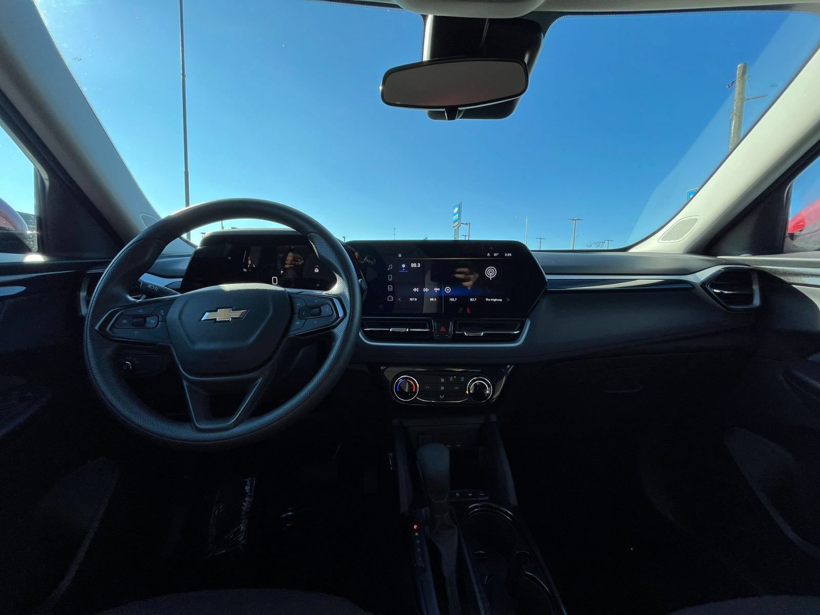 Used 2025 Chevrolet TrailBlazer LT AWD/4WD image 33