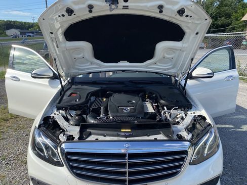 Used 2017 Mercedes-Benz E 300 4MATIC image 23