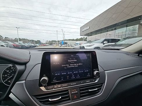 Used 2024 Nissan Altima 2.5 SR image 15