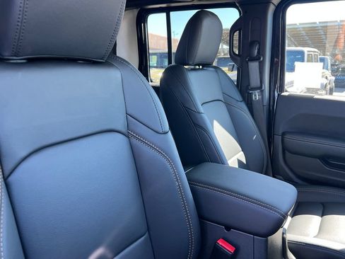 New 2026 Jeep Gladiator Sport AWD/4WD image 13