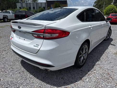 Used 2017 Ford Fusion SE w/ Equipment Group 201A FWD image 3