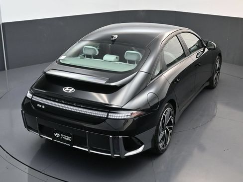 Used 2023 Hyundai Ioniq 6 SEL RWD image 17