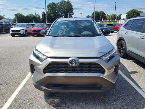 Used 2024 Toyota RAV4 LE AWD/4WD image 2