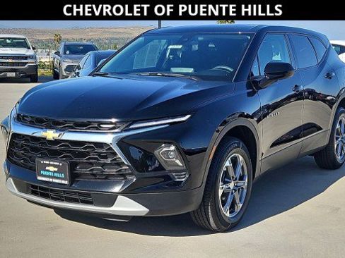 Used 2025 Chevrolet Blazer LT FWD image 35