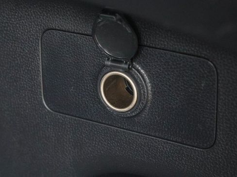 Used 2022 Toyota RAV4 XLE Premium FWD image 31