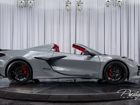 Used 2024 Chevrolet Corvette Z06 w/ Battery Protection Package image 27