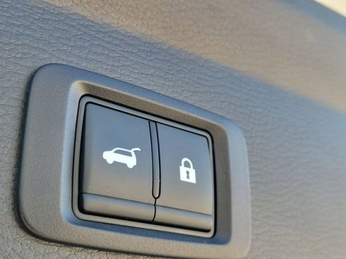 Used 2025 Mitsubishi Outlander SE image 14