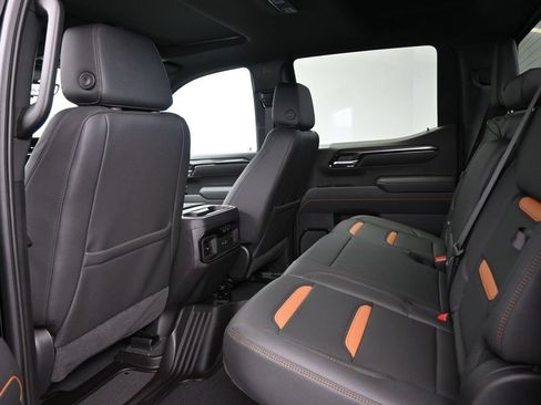 New 2026 GMC Sierra 1500 AT4 w/ AT4 Premium Package AWD/4WD image 17