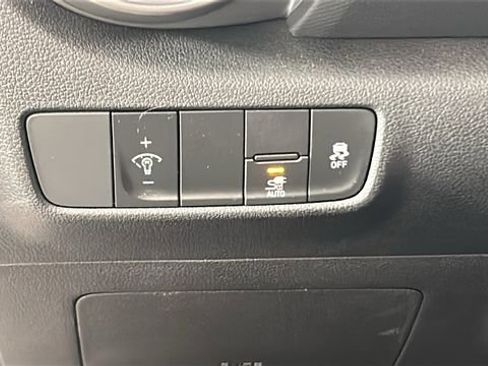 Used 2023 Hyundai Kona SE FWD image 20