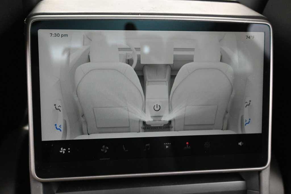 Used 2024 Tesla Model 3 Standard Range RWD image 26