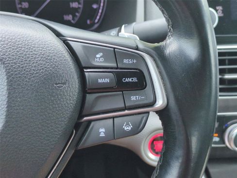 Used 2020 Honda Accord Touring image 18