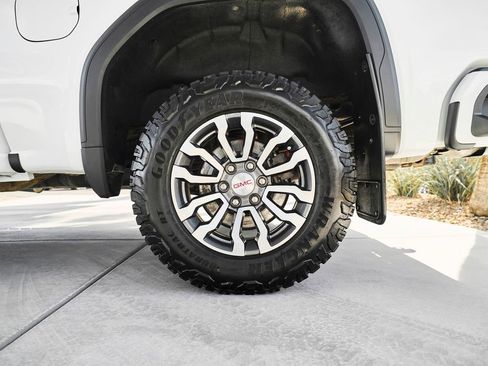 Used 2023 GMC Sierra 1500 AT4 w/ AT4 Premium Package image 9