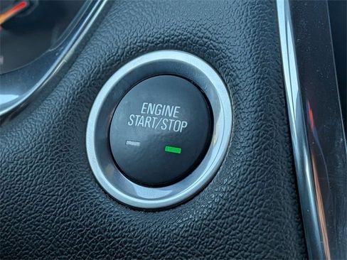 Used 2023 Chevrolet Traverse RS image 30