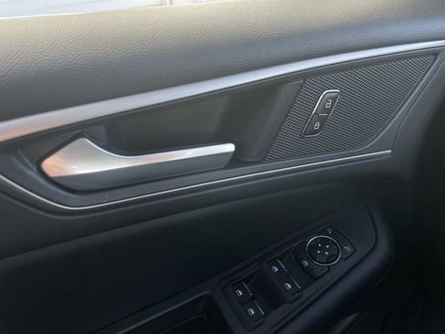 Used 2024 Ford Edge SEL w/ Convenience Package image 13