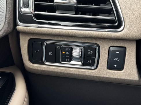 Used 2024 Lincoln Navigator L Reserve w/ Equipment Group 201A AWD/4WD image 17