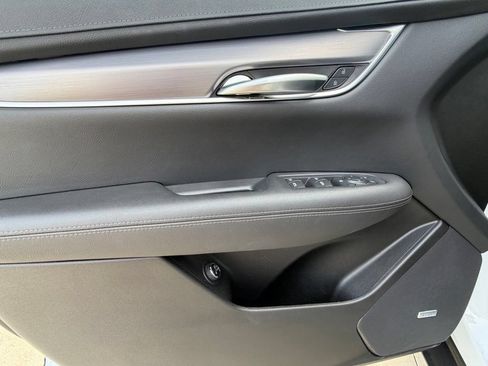 Used 2024 Cadillac XT5 Luxury FWD image 13