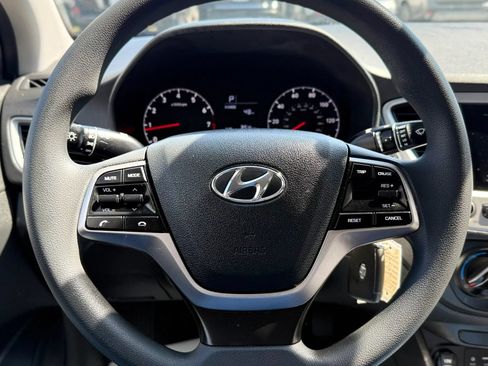 Used 2021 Hyundai Accent SE FWD image 12
