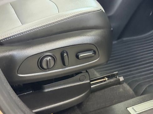 Used 2019 Chevrolet Equinox Premier image 30