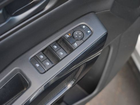 Used 2024 Nissan Pathfinder S AWD/4WD image 16