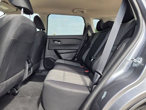 Used 2025 Nissan Rogue SV FWD image 28