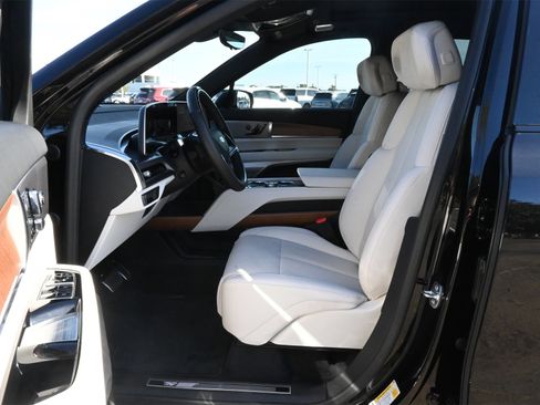 New 2026 Cadillac Vistiq Luxury image 18