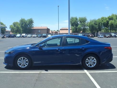 Used 2025 Toyota Camry LE FWD image 7