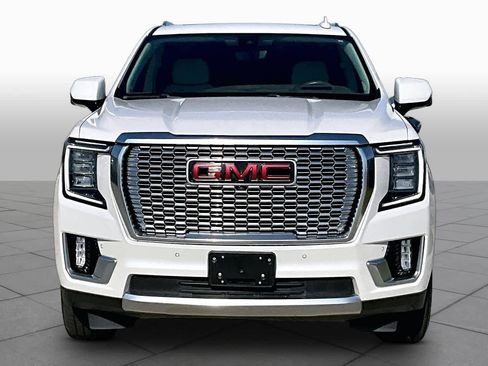 Used 2021 GMC Yukon Denali w/ Denali Premium Package AWD/4WD image 3