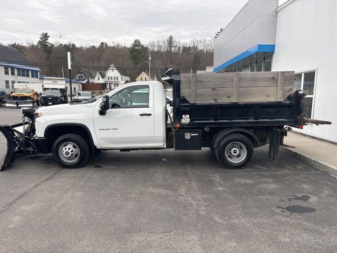 Used 2022 Chevrolet Silverado 3500 W/T w/ WT Convenience Package AWD/4WD image 2