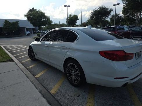 Used 2020 BMW 530i w/ Convenience Package RWD image 4