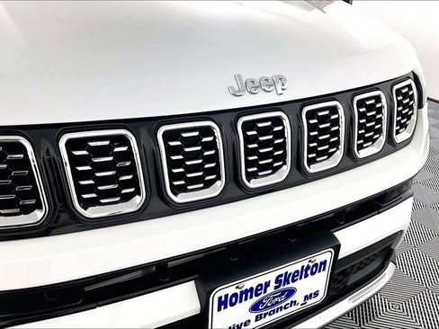 Used 2025 Jeep Compass Limited AWD/4WD image 30