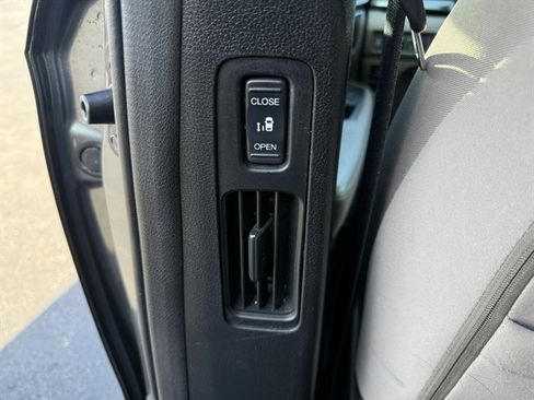 Used 2019 Honda Odyssey EX image 32