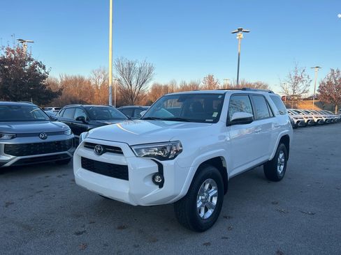 Used 2024 Toyota 4Runner SR5 image 3