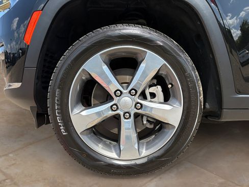 Used 2021 Jeep Grand Cherokee L Limited AWD/4WD image 31