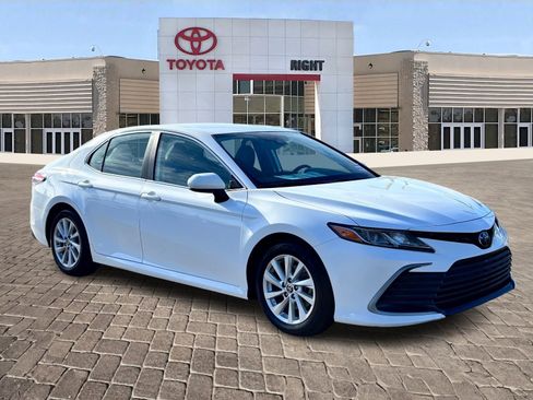Certified 2022 Toyota Camry LE image 10