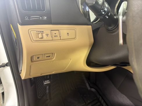 Used 2012 Hyundai Sonata Limited w/ Navigation Pkg FWD image 14