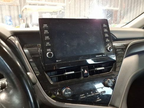 Used 2021 Toyota Camry XSE FWD image 19