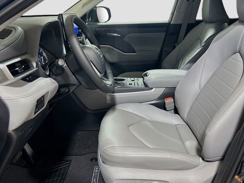 New 2026 Toyota Highlander XLE AWD/4WD image 20
