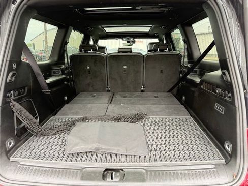 Used 2024 Jeep Wagoneer Series III w/ Premium Group I AWD/4WD image 39