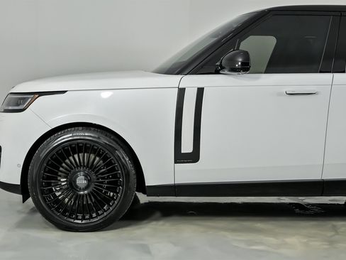 Used 2024 Land Rover Range Rover Long Wheelbase Autobiography image 7