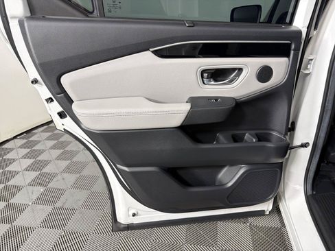 Used 2025 Honda Pilot EX-L image 20