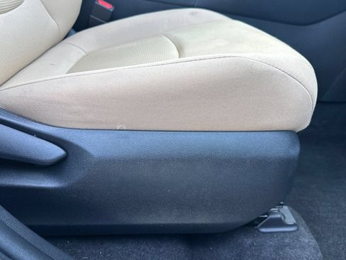 Certified 2022 Toyota RAV4 LE AWD/4WD image 23