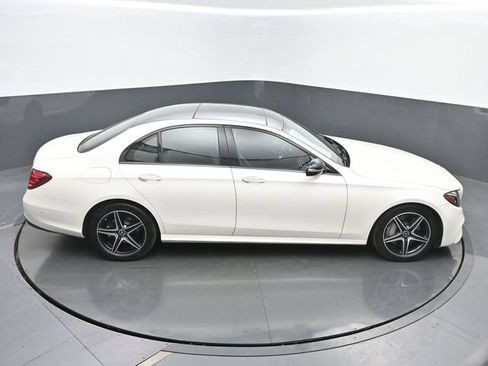 Used 2018 Mercedes-Benz E 300 4MATIC image 41
