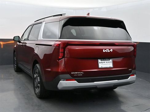 New 2026 Kia Carnival EX image 6