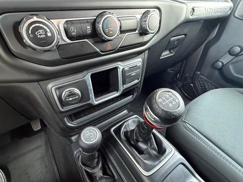 Used 2018 Jeep Wrangler Unlimited Sport AWD/4WD image 27