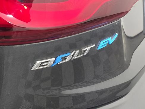 Used 2019 Chevrolet Bolt Premier w/ Infotainment Package FWD image 11