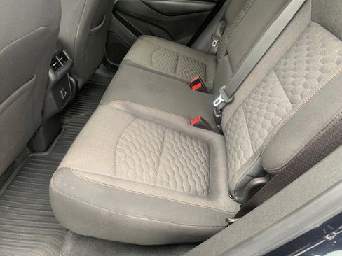 Used 2020 Chevrolet Equinox LT w/ Driver Convenience Package image 8