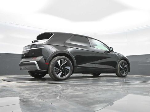 New 2025 Hyundai Ioniq 5 SE image 27