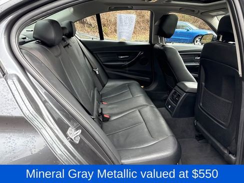 Used 2018 BMW 320i xDrive Sedan w/ Premium Package image 10