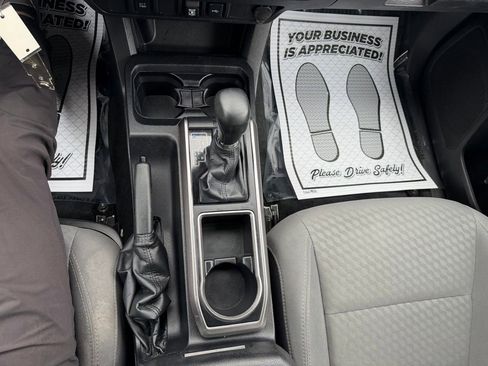 Used 2022 Toyota Tacoma SR5 image 22