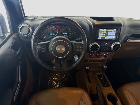 Used 2017 Jeep Wrangler Unlimited Rubicon w/ Dual Top Group image 17